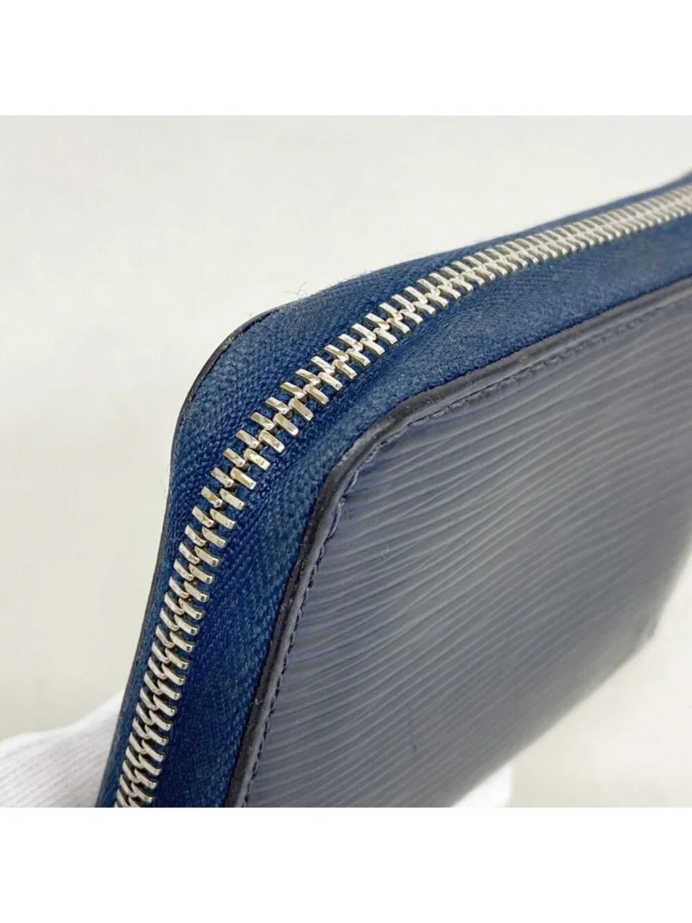 Louis Vuitton Coin Purse Epi Zippy Saphir